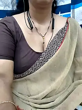 Snapshot of bhuvana555 chatting on February 5, 4:48 am bhuvana555 online show from February 5, 4:48 am