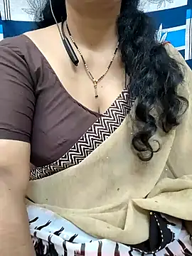 Snapshot of bhuvana555 chatting on February 5, 7:50 am bhuvana555 online show from February 5, 7:50 am