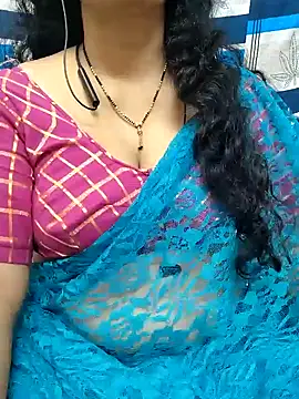 Snapshot of bhuvana555 chatting on February 7, 7:29 am bhuvana555 online show from February 7, 7:29 am