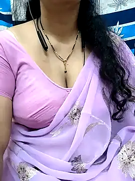 Snapshot of bhuvana555 chatting on February 11, 6:51 am bhuvana555 online show from February 11, 6:51 am