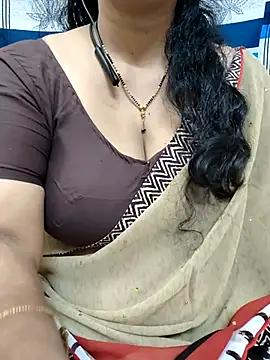 Snapshot of bhuvana555 chatting on February 12, 4:12 am bhuvana555 online show from February 12, 4:12 am