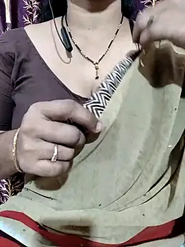 Snapshot of bhuvana555 chatting on February 16, 9:16 pm bhuvana555 online show from February 16, 9:16 pm