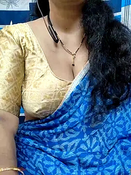 Snapshot of bhuvana555 chatting on February 17, 4:09 am bhuvana555 online show from February 17, 4:09 am