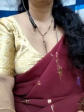 Snapshot of bhuvana555 chatting on February 19, 4:44 am bhuvana555 online show from February 19, 4:44 am