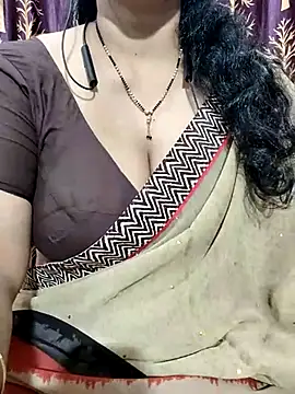 Snapshot of bhuvana555 chatting on February 20, 5:40 pm bhuvana555 online show from February 20, 5:40 pm