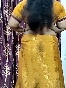 Snapshot of bhuvana555 chatting on March 5, 6:23 pm bhuvana555 online show from March 5, 6:23 pm