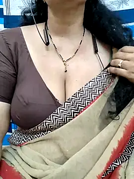 Snapshot of bhuvana555 chatting on March 15, 9:30 am bhuvana555 online show from March 15, 9:30 am