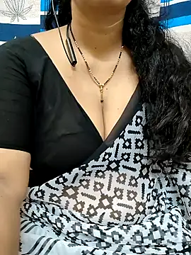 Snapshot of bhuvana555 chatting on March 18, 3:09 am bhuvana555 online show from March 18, 3:09 am