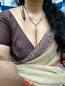 Snapshot of bhuvana555 chatting on March 19, 7:07 am bhuvana555 online show from March 19, 7:07 am