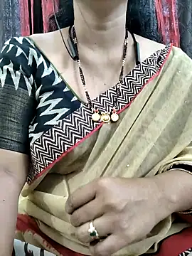 Snapshot of bhuvana555 chatting on September 12, 4:23 am bhuvana555 online show from September 12, 4:23 am