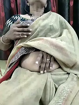 Snapshot of bhuvana555 chatting on September 21, 4:52 pm bhuvana555 online show from September 21, 4:52 pm