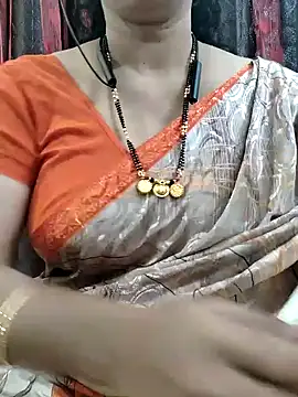 Snapshot of bhuvana555 chatting on October 10, 3:49 am bhuvana555 online show from October 10, 3:49 am