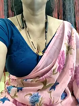 Snapshot of bhuvana555 chatting on October 18, 5:10 am bhuvana555 online show from October 18, 5:10 am