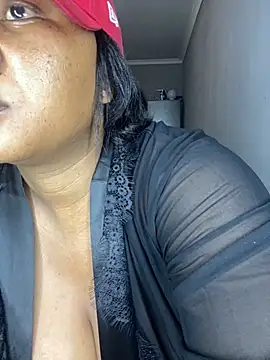 Snapshot of MayaPassion chatting on November 6, 6:42 pm MayaPassion online show from November 6, 6:42 pm