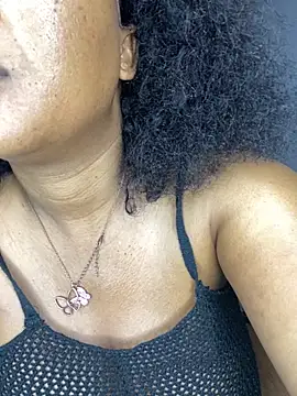 Snapshot of MayaPassion chatting on November 10, 6:34 am MayaPassion online show from November 10, 6:34 am