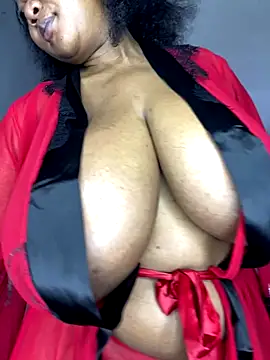 Snapshot of MayaPassion chatting on December 2, 5:24 am MayaPassion online show from December 2, 5:24 am