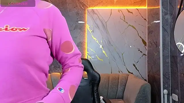 Violeth b online show from October 18, 12:50 pm