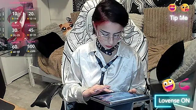 Snapshot of LisandreLaVenale chatting on February 24, 9:20 pm LisandreLaVenale online show from February 24, 9:20 pm