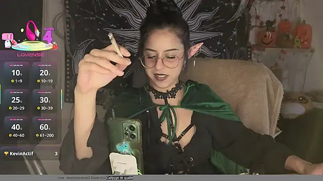 Snapshot of LisandreLaVenale chatting on October 10, 10:31 pm LisandreLaVenale online show from October 10, 10:31 pm