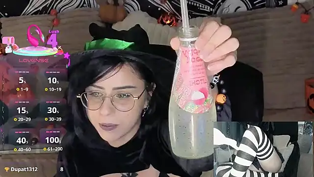 Snapshot of LisandreLaVenale chatting on October 23, 10:19 pm LisandreLaVenale online show from October 23, 10:19 pm