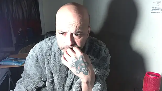 Snapshot of RickStone51 chatting on February 2, 6:45 am RickStone51 online show from February 2, 6:45 am