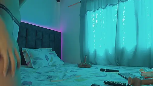 IssabellaLopez online show from November 21, 7:01 pm