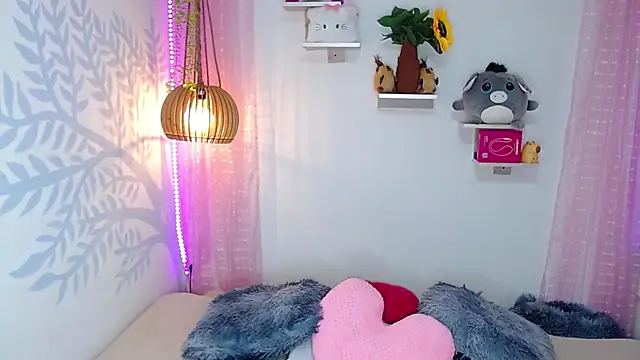 Alison Wiley online show from December 19, 5:14 am