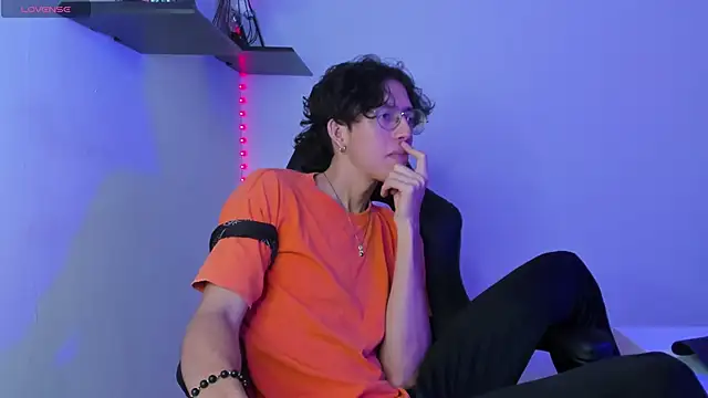 manu vera online show from February 25, 11:11 pm