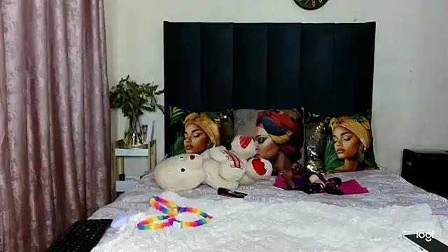 quenliyasa online show from December 14, 9:19 pm