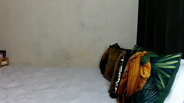 quenliyasa online show from February 14, 9:11 pm