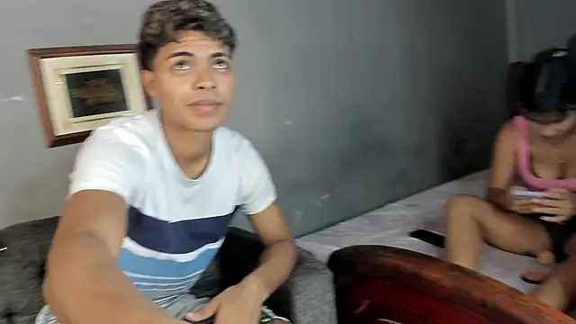 Snapshot of dafnezahiraa_ chatting on December 27, 11:42 pm dafnezahiraa online show from December 27, 11:42 pm