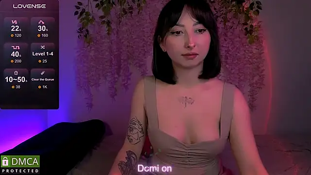 Snapshot of wow_susan chatting on October 24, 5:37 am wow susan online show from October 24, 5:37 am