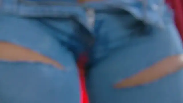 Snapshot of Foxxxy_MILF chatting on October 1, 3:56 am Foxxxy MILF online show from October 1, 3:56 am