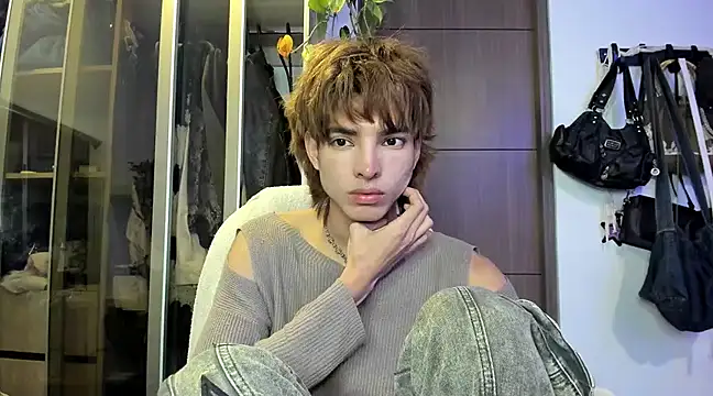 santy-kitty online show from January 28, 3:04 am