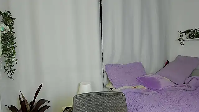 Snapshot of santy-kitty chatting on September 28, 1:11 am santy-kitty online show from September 28, 1:11 am