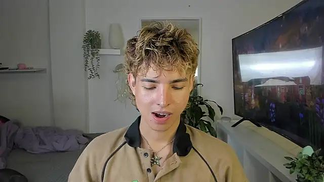 santy-kitty online show from November 9, 1:48 am