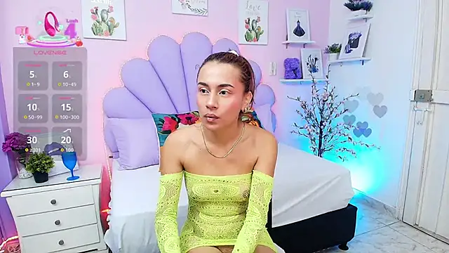 HannaPretthy online show from September 19, 11:55 am