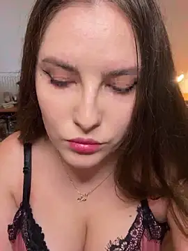 Snapshot of Alicia_Eves chatting on October 8, 1:31 pm Alicia Eves online show from October 8, 1:31 pm