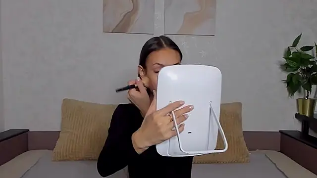Snapshot of ChloeTeles_ chatting on January 8, 4:23 am ChloeTeles online show from January 8, 4:23 am