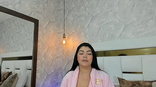 EmaBakker online show from February 13, 7:15 am