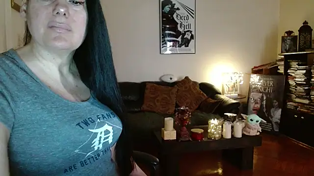 mandaloriangirls online show from March 8, 5:50 pm