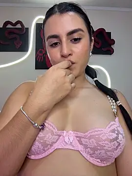 Snapshot of anniemorgan01 chatting on October 10, 4:11 am anniemorgan01 online show from October 10, 4:11 am