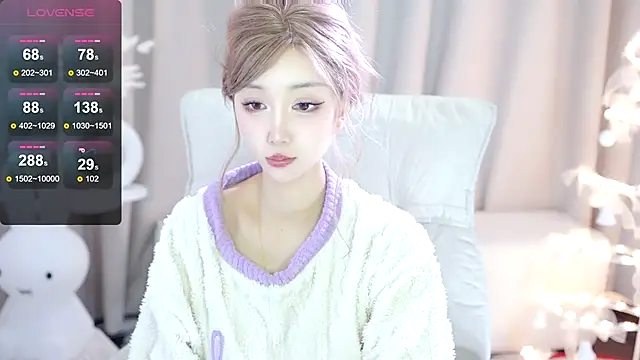 Snapshot of UUKiss_ chatting on February 22, 2:08 pm UUKiss online show from February 22, 2:08 pm