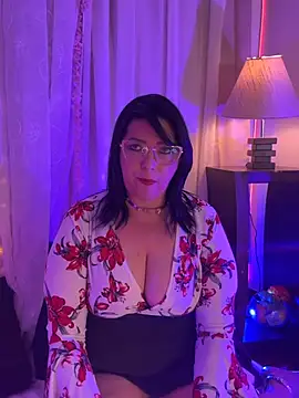 Snapshot of Venus_R0se chatting on May 16, 5:15 am Venus R0se online show from May 16, 5:15 am