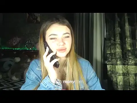 Snapshot of BonnyShy chatting on February 7, 4:27 am BonnyShy online show from February 7, 4:27 am