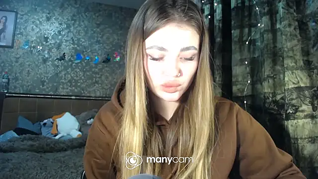 Snapshot of BonnyShy chatting on November 7, 12:27 pm BonnyShy online show from November 7, 12:27 pm