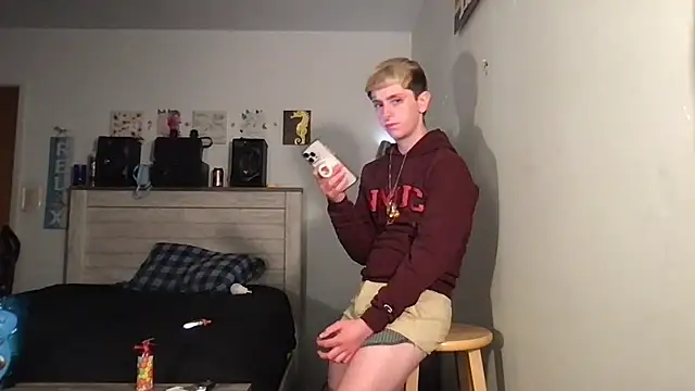 Snapshot of twentywithafelonyy chatting on February 4, 10:54 am twentywithafelonyy online show from February 4, 10:54 am