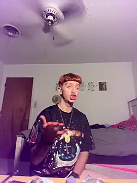 Snapshot of twentywithafelonyy chatting on October 13, 6:13 am twentywithafelonyy online show from October 13, 6:13 am