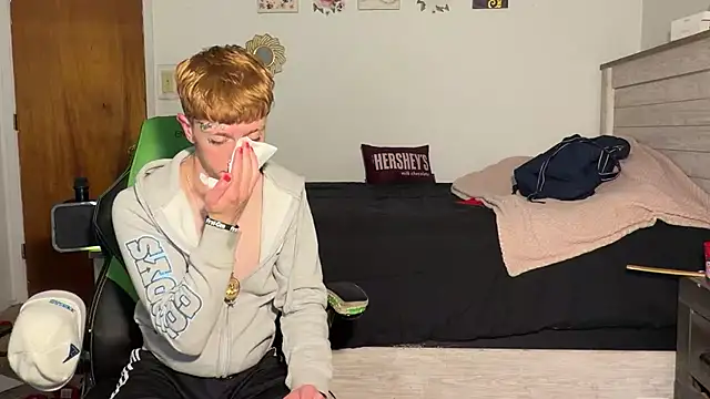 Snapshot of twentywithafelonyy chatting on November 12, 4:18 pm twentywithafelonyy online show from November 12, 4:18 pm