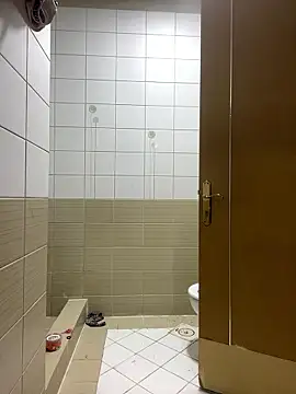 Snapshot of Layla-daloua chatting on January 7, 11:51 pm Layla-daloua online show from January 7, 11:51 pm